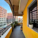 Cozy Big With Balcony 아파트 티라나