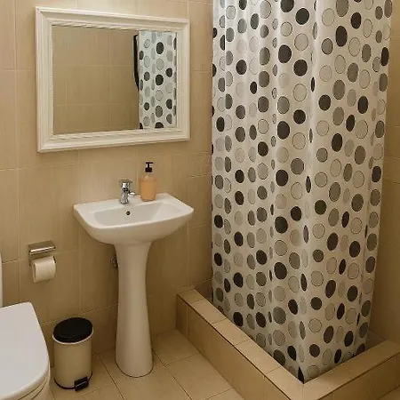 Cozy Big With Balcony 아파트