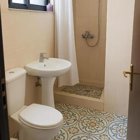 Cozy Big With Balcony 아파트 *