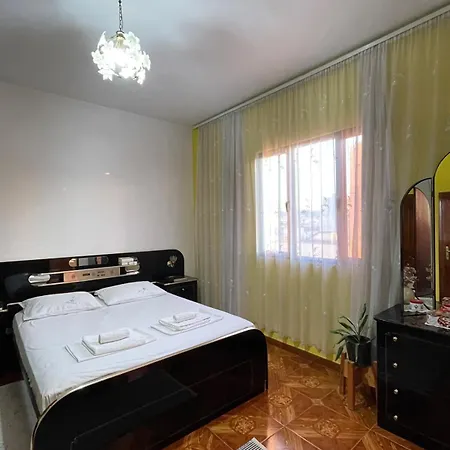 Cozy Big With Balcony 아파트 *