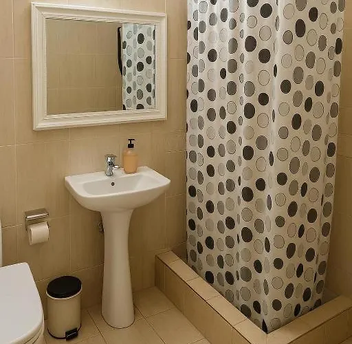 Cozy Big With Balcony Lägenhet