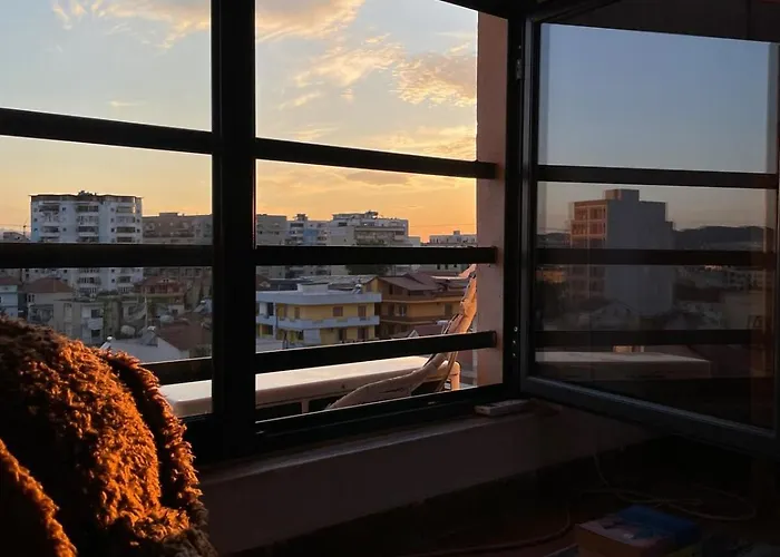 Lägenhet Cozy Big With Balcony